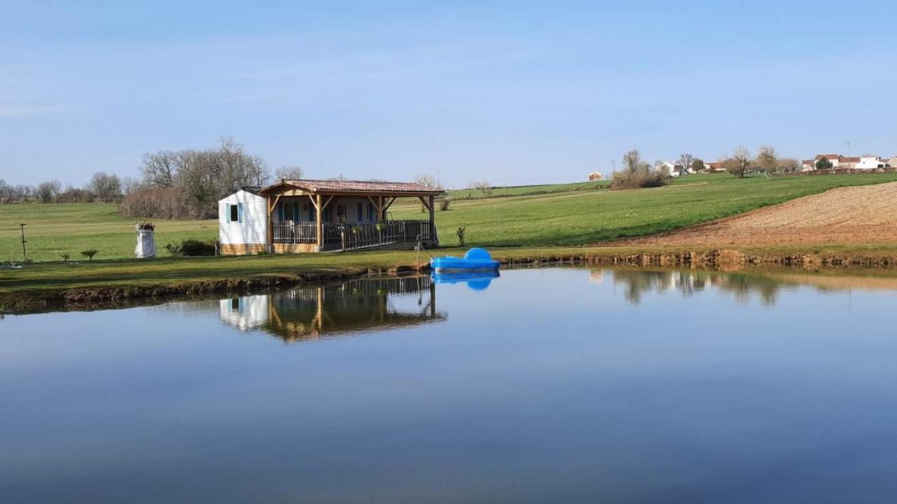 Etang Pre De La Font Hotell Cercles Eksteriør bilde